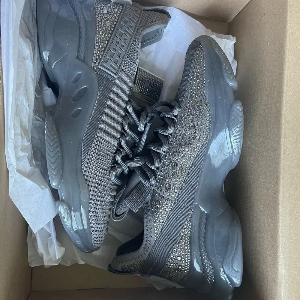 Steve Madden Women's Maxima Sneaker size 7,5